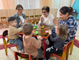 Научите малыша подпевать Научите малыша подпевать.