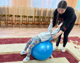 Фитбол- гимнастика для малышей Фитбол- гимнастика для малышей.